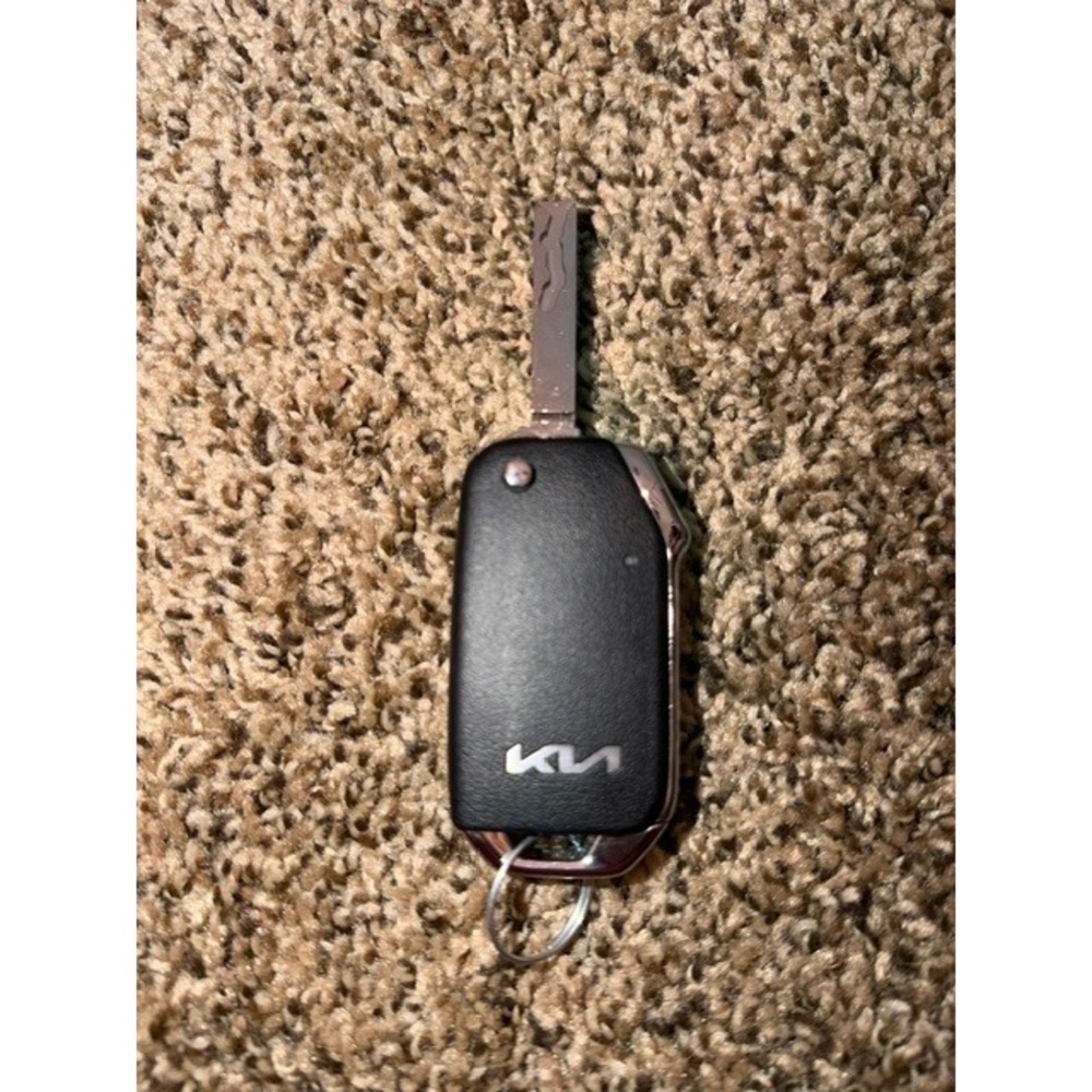 Kia 4 Button Flip Key Remote Fob 95430-M6500 OEM Black Chrome